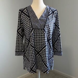 Charter Club Geometric Patterned Women's Top SZ Small Navy and white